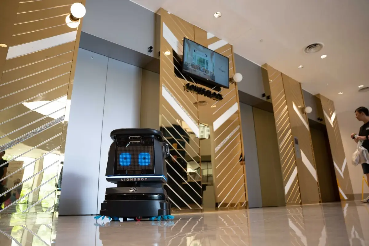Best automated cleaning robot systems for hospitality
